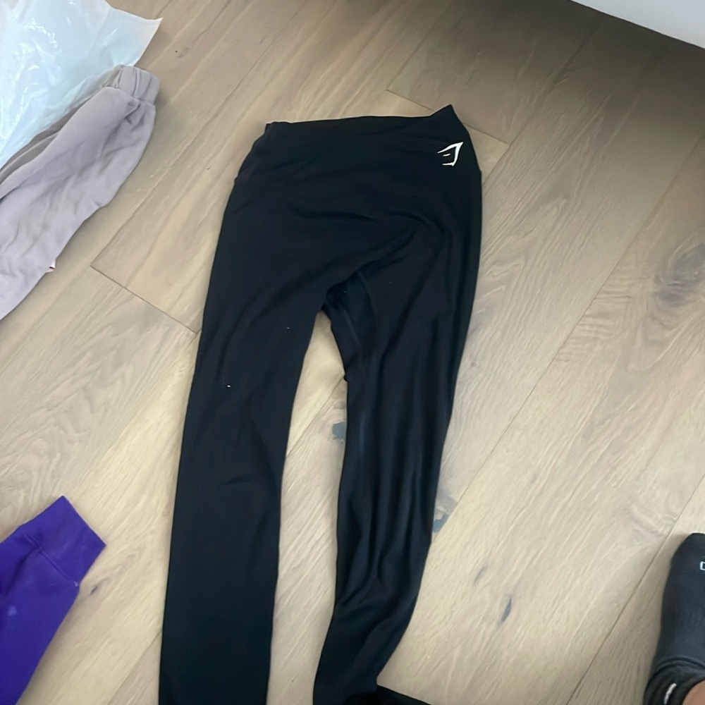 Black gymshark leggings